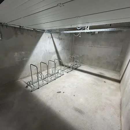 شقة Climatise Avec Balcon, Proche Des Thermes Et De L'etang De Thau - Fr-1-503-57 *